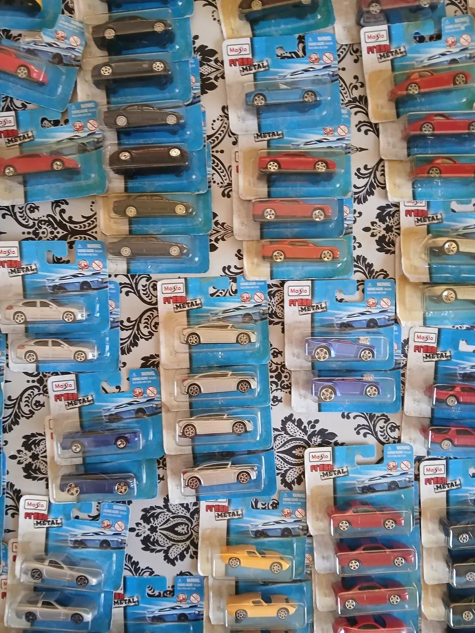 Lote com 115 Maisto - Escala 1:64 - Foto 5