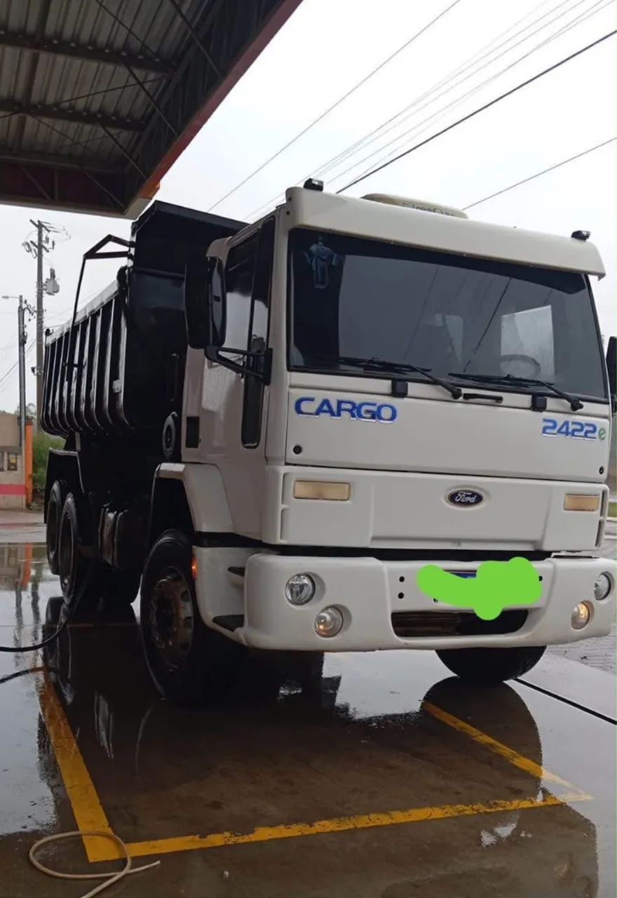 Caminhão cargo 