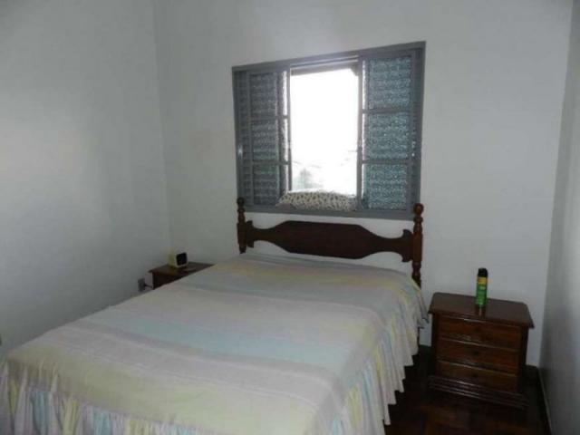 Casa em lote amplo, 3 quartos, quintal, 3 vagas - Foto 6