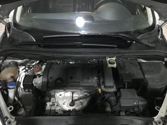 Peugeot 307 1.6 manual 2011 com teto e couro - Foto 3