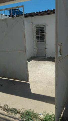 Casa c\ 2 Qts - Em Maranguape I, Por R$ 500