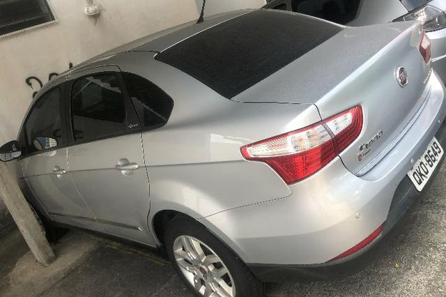 Carro Fiat Siena Essence