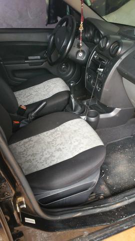 Agil ford fiesta sedan