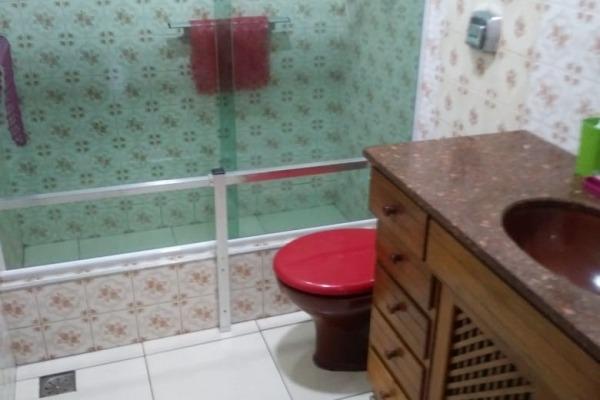 Vendo- Casa com três dormitórios, a 1 km do Centro de São Lourenço! - Foto 17