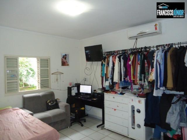 Casa no Setor Coimbra, 3 quartos (1 suíte), ótima localização, encostado no Hiper Moreira - Foto 12