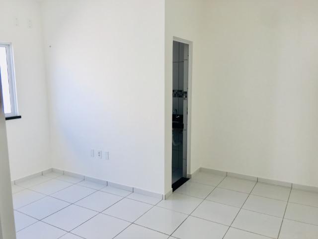 D.P Casa em Pedras com 3 Quartos 100 m da parada de onibus - Foto 6