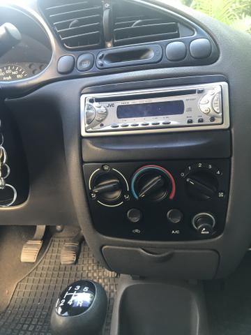 Vendo Fiesta Street Sedan - Foto 6
