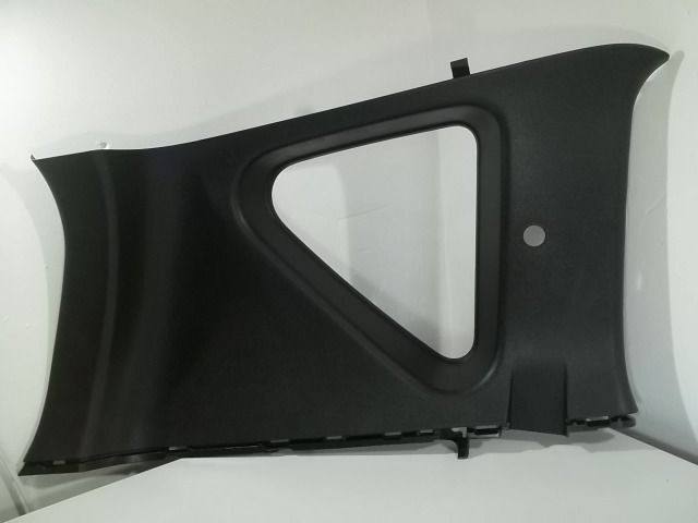 Acabamento Da Coluna Traseira Esquerda Nissan Livina