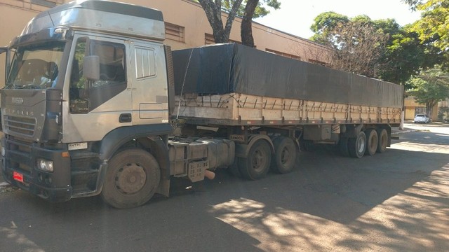 IVECO STRALIS HD 450S38 ANO 2006 , COM CARRETA RANDON