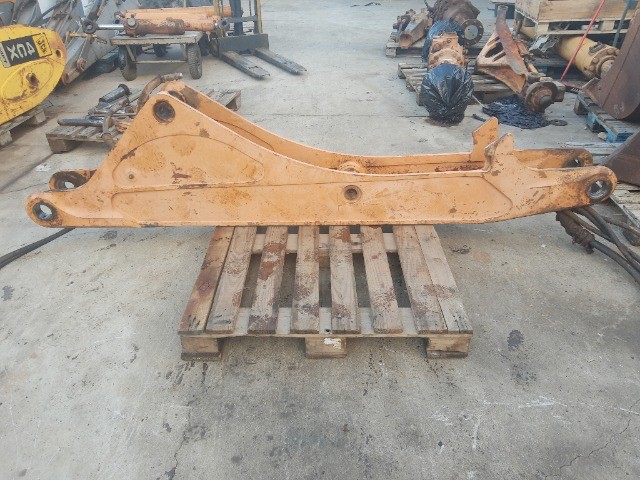 Lança ou ?Boom? que monta na cara de cavalo Retroescavadeira Case 580L/M p/n 129883A1  - Foto 3