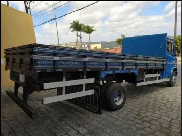 CAMINHÃO MERCEDINHA 710