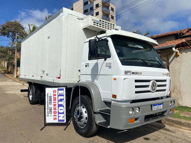 CAMINHAO BAÚ REFRIGERADO VW 15-180 ANO 2006 A TODA PROVA