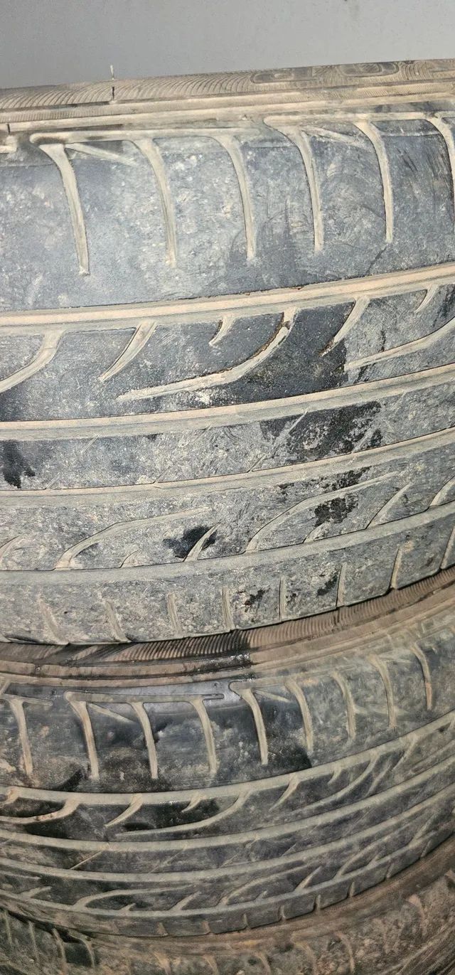 Pneu 215 50 17  - Foto 2