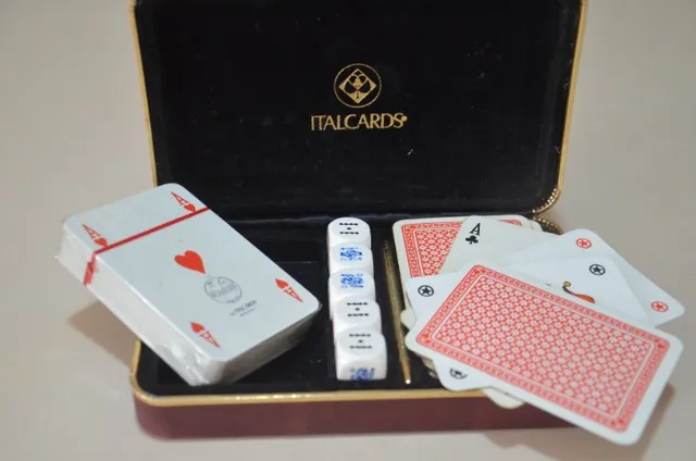 Jogo De Baralho Poker Texas Hold'em - Cj 02 Preto/azul