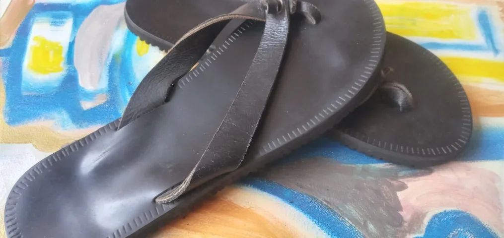 Sandália    de  couro 