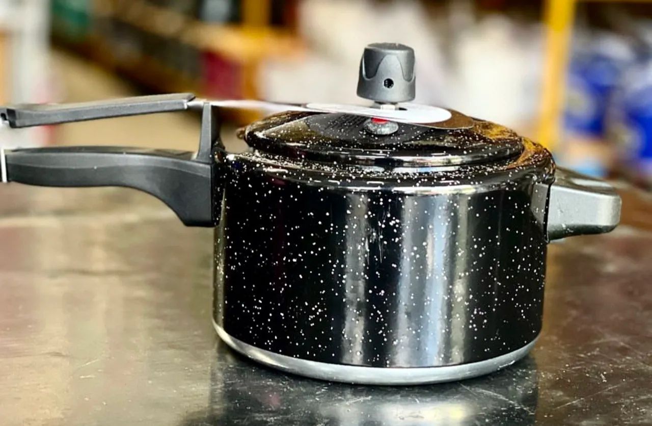 Panela de pressão 2,5 litros pequena apenas R$100,00 - Foto 4
