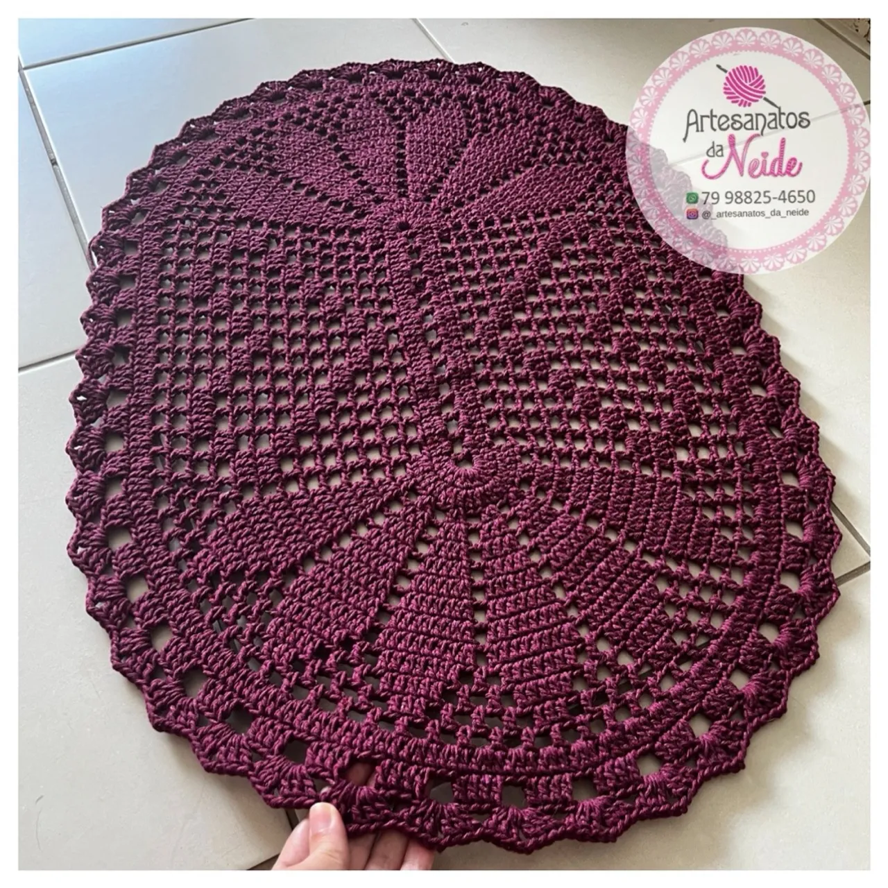 Tapetinho de crochê oval