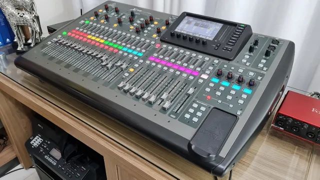 Mesa Digital Behringer X32 Em Perfeito Estado - Foto 3