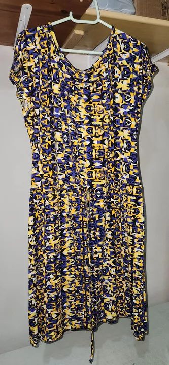 Vestido Estampado Triangular Amarelo e Azul