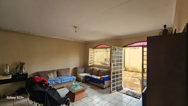 Vende-se uma imóvel com 2 casas na Qd. 10 do Setor Sul - Foto 4