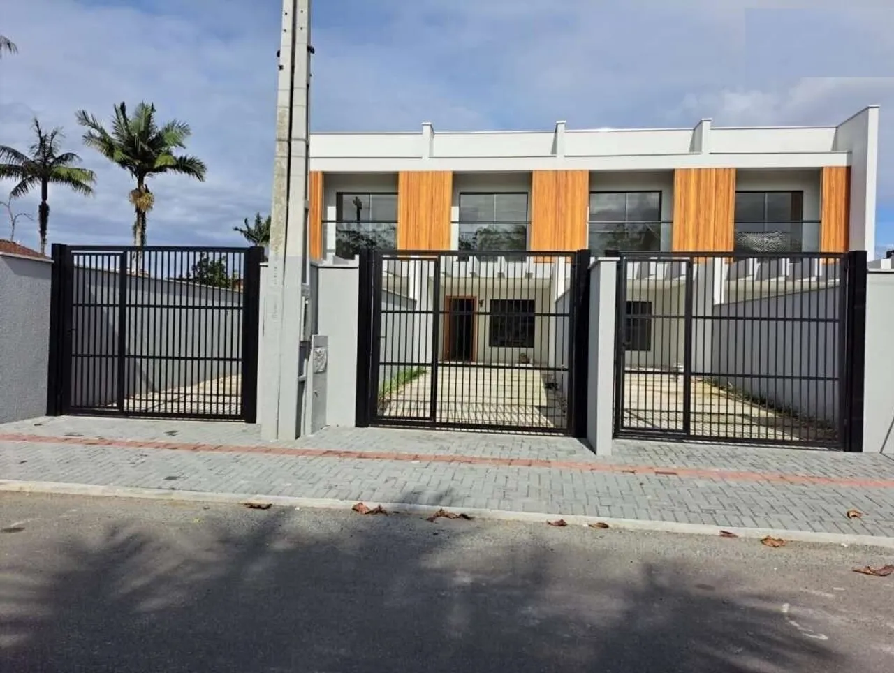 Sobrado à venda no bairro Boa Vista - Joinville/SC