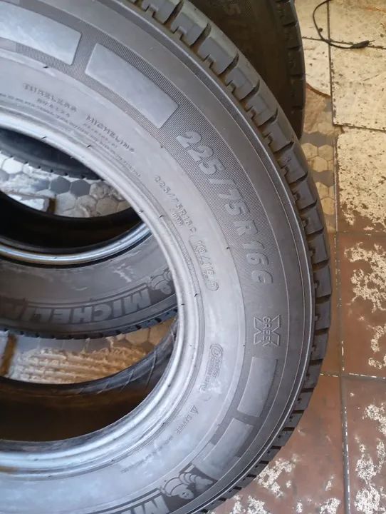 Pneus michelim ref 225 75 16 RS 1500 os 4 - Foto 5