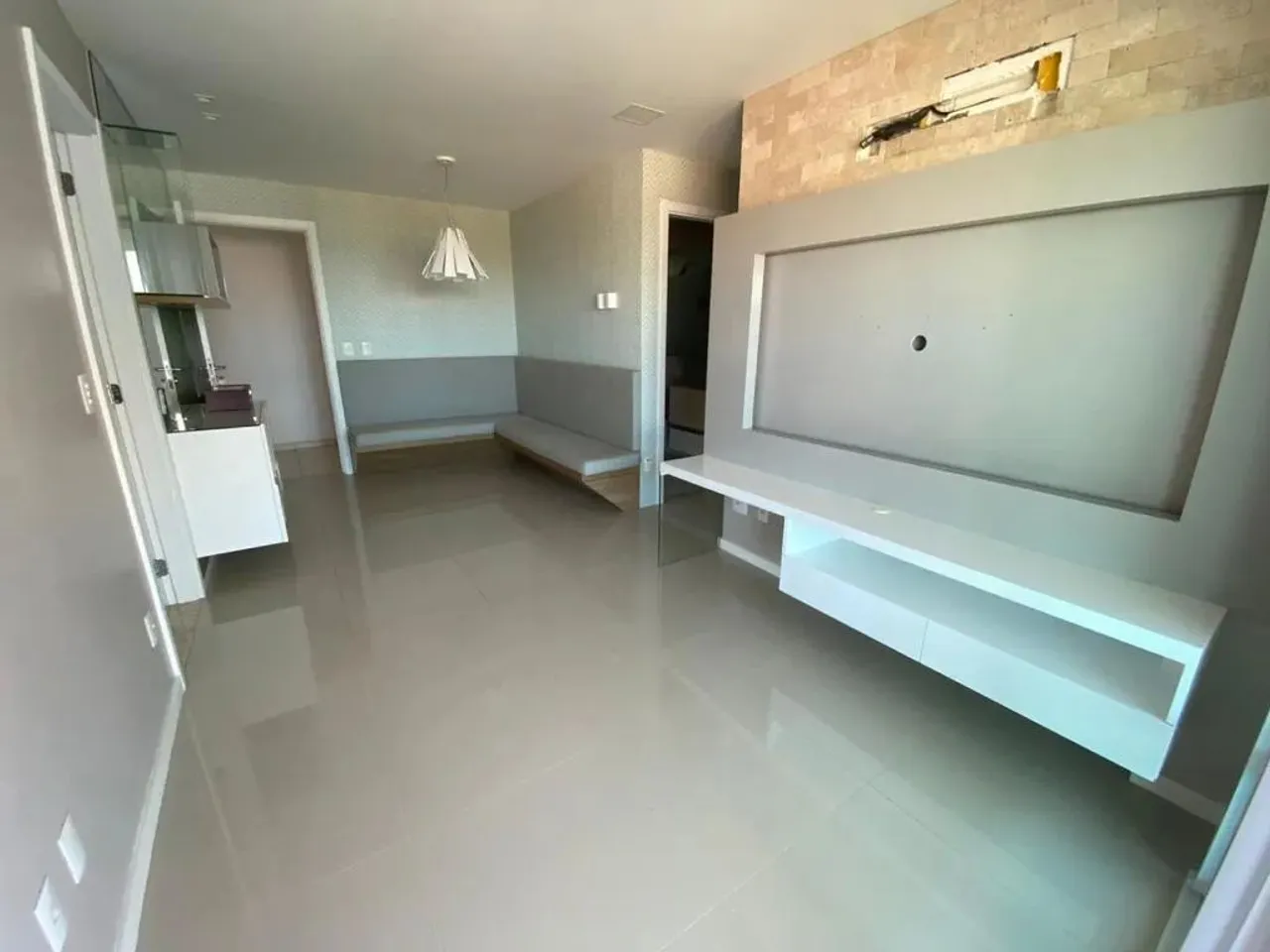 Apartamento para aluguel tem 70 metros quadrados com 2 quartos