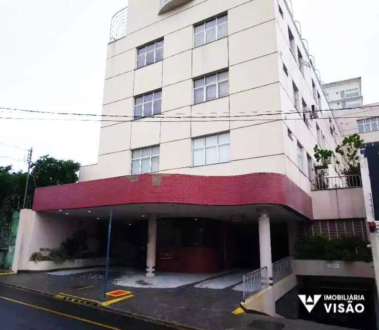 SALA COMERCIAL NO BAIRRO ABADIA COM COPA E BANHEIRO.