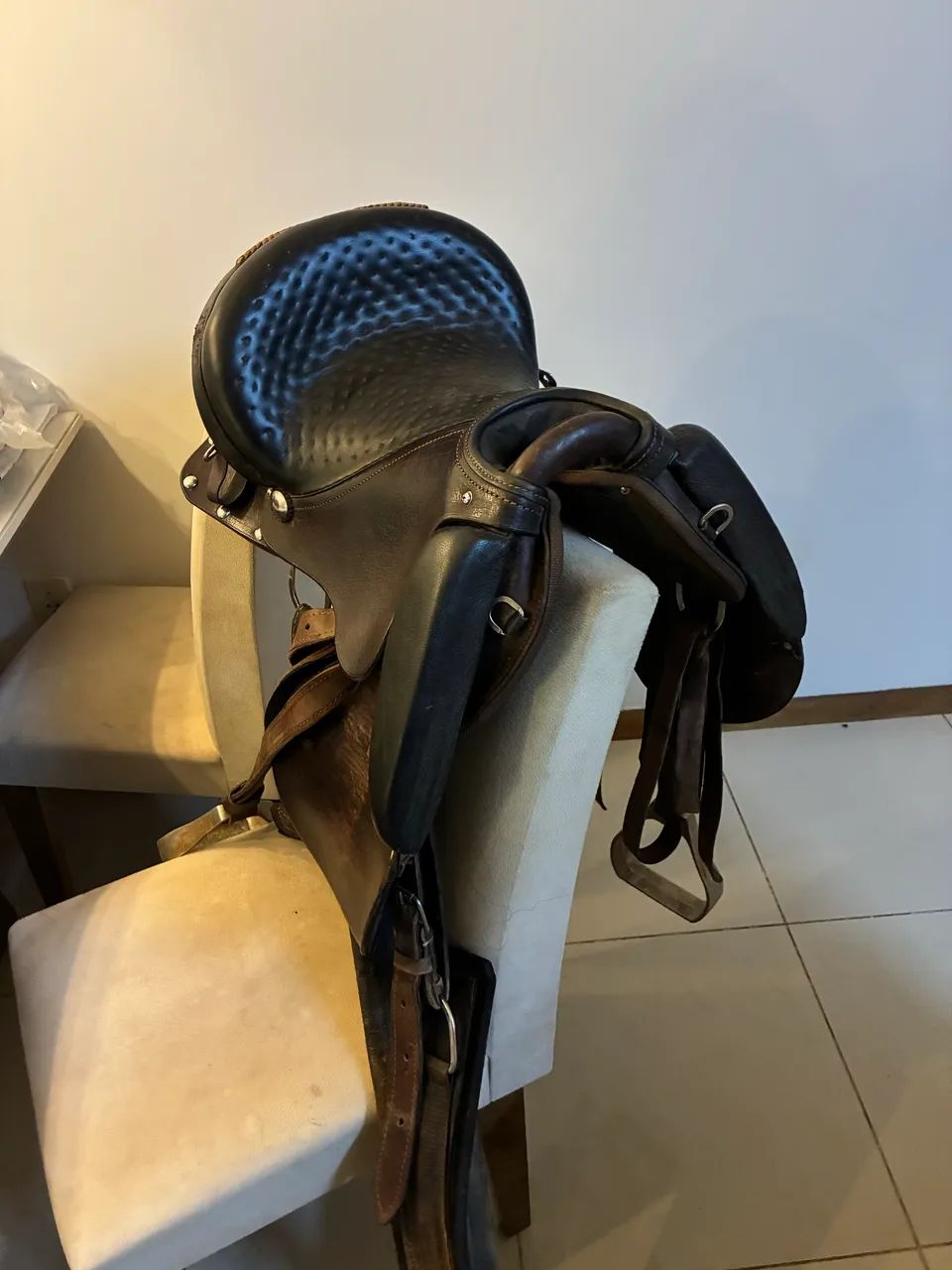 Vendo sela usada poucas vezes