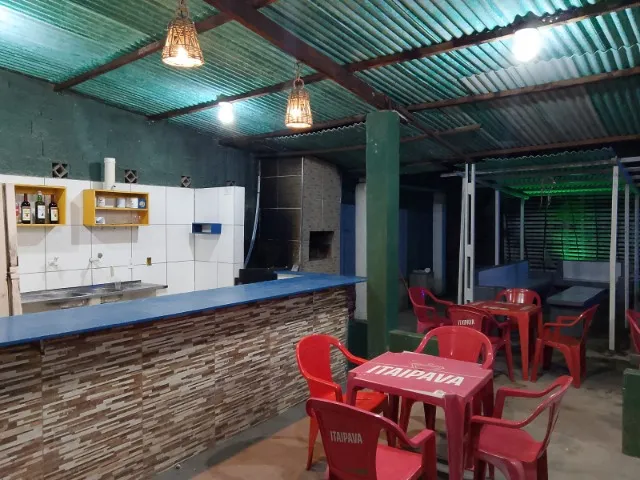Casa com restaurante anexo em Cascavel Ce