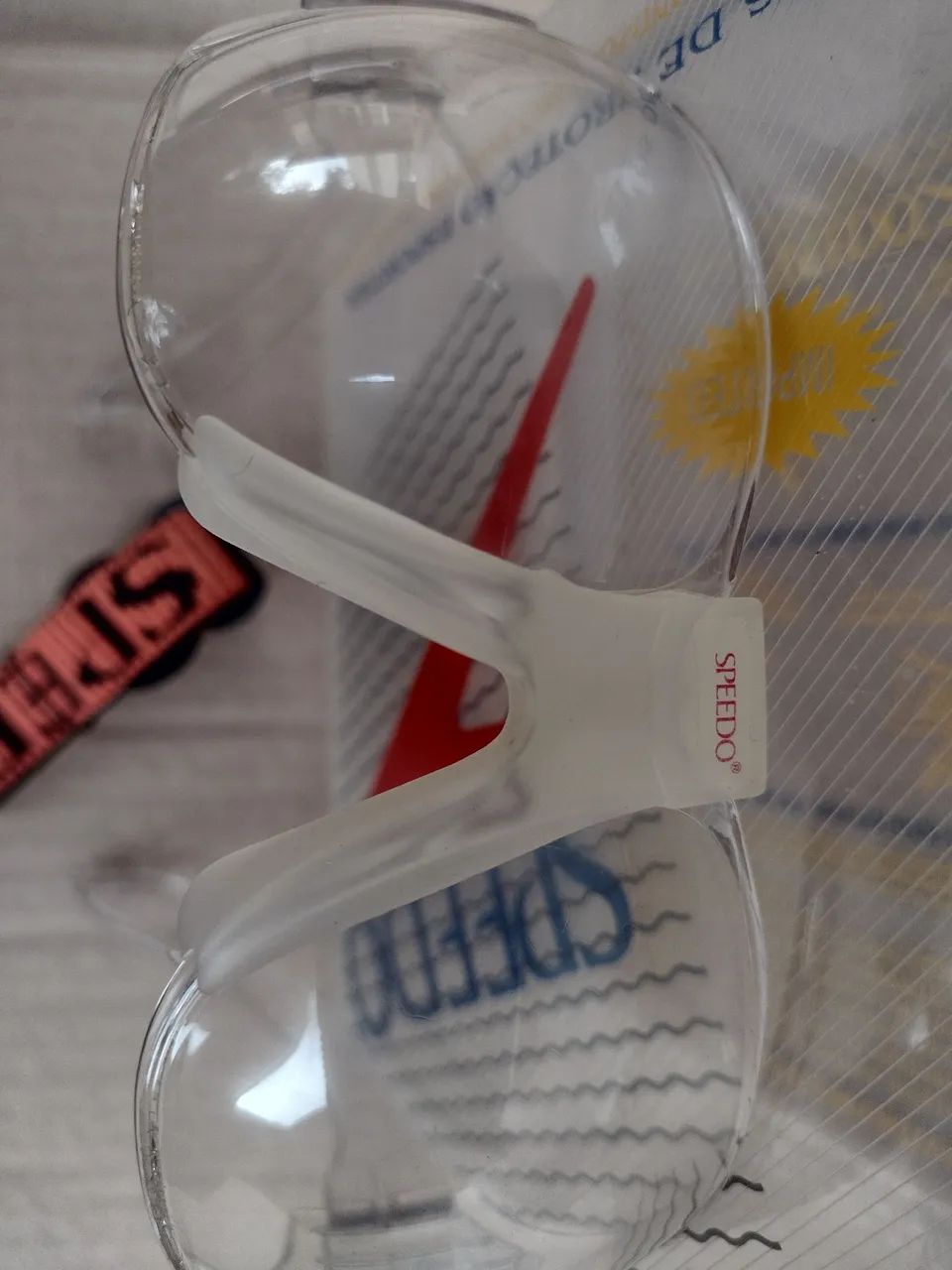 Óculos de proteção esportiva Speedo - Foto 4