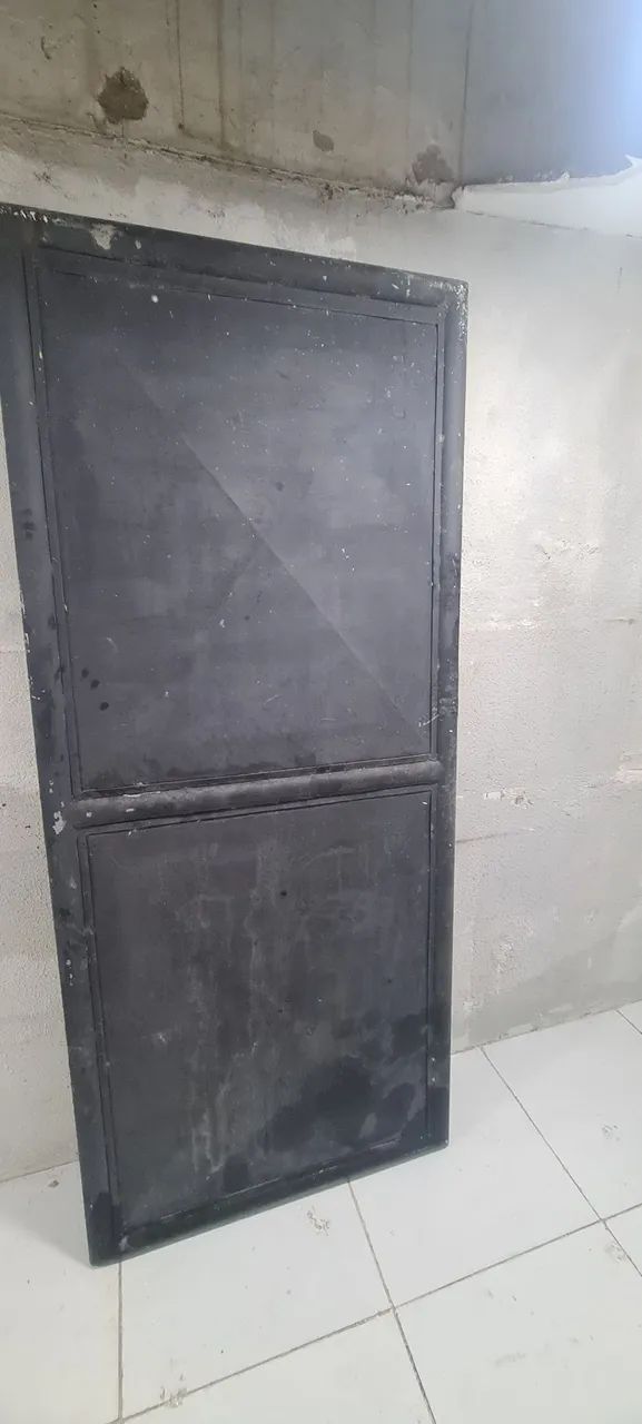 Porta de aço resistente