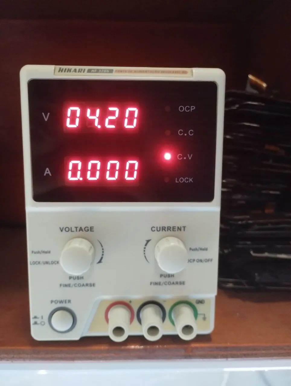 Fonte Assimétrica de Bancada 32v 5a Hikari Hf-3205s Bivolt