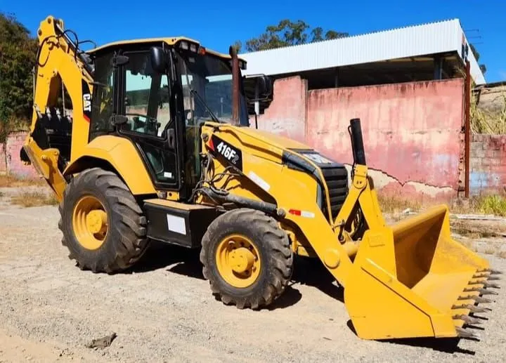 Retroescavadeira cartepillar 416F ano 2020