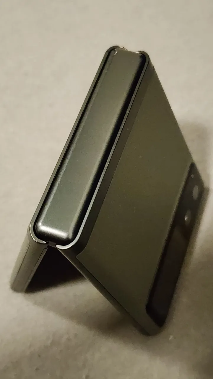 Moto Razr 40