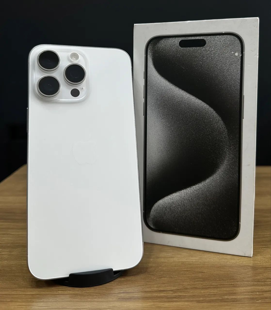 iPhone 15 Pro Max 256gb branco semi novo em perfeito estado