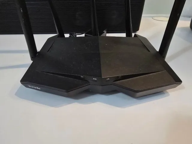 Roteador Tenda AC11 Gigabit 5 Antenas Wi-Fi Perfeito