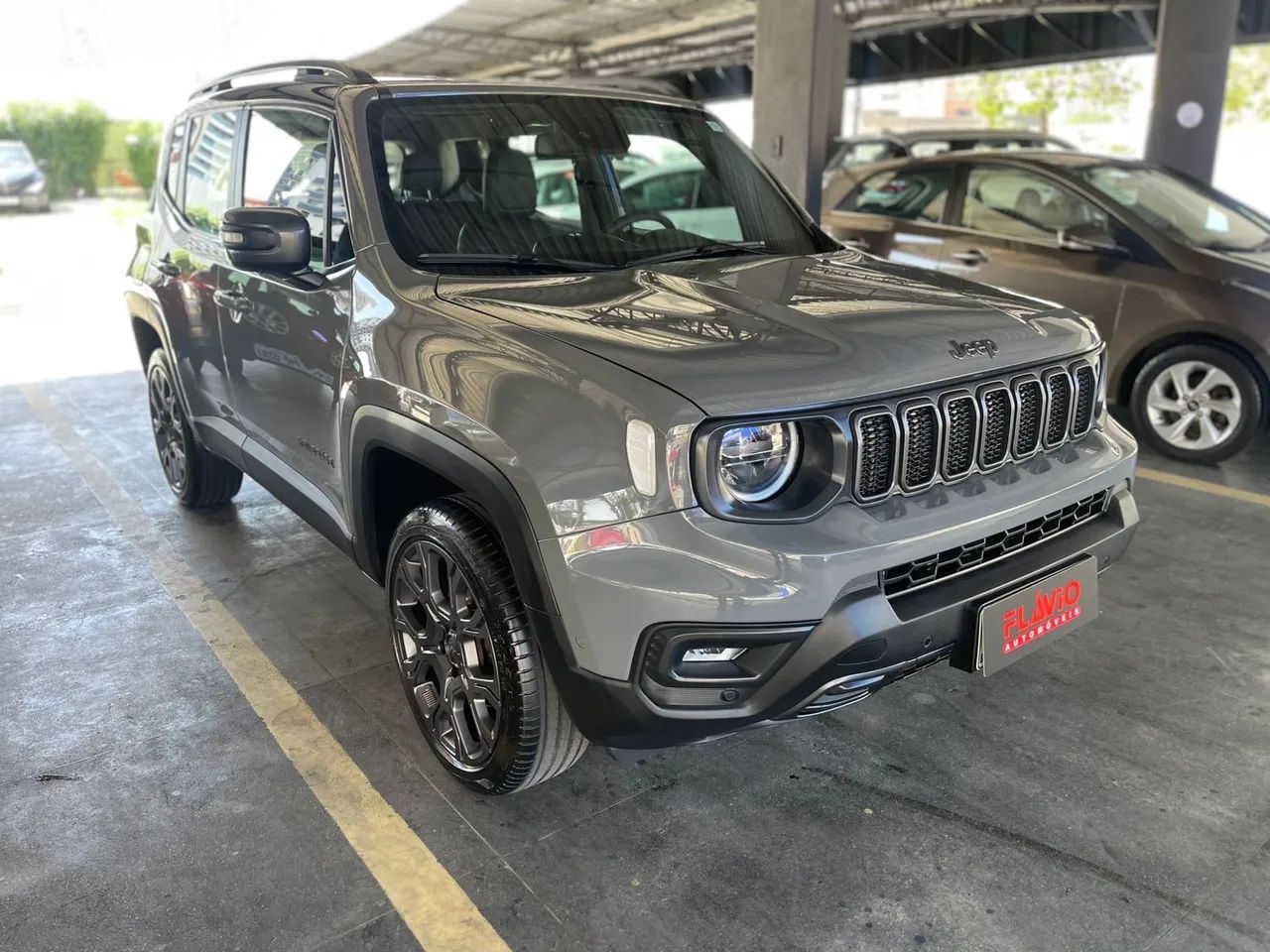 RENEGADE 2023 S T270 1.3 TB 4x4 Flex Aut.