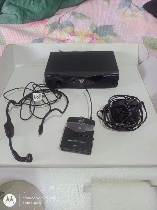 Kit Microfone Sem Fio AKG Perception 45 - Sports Set - Foto 3