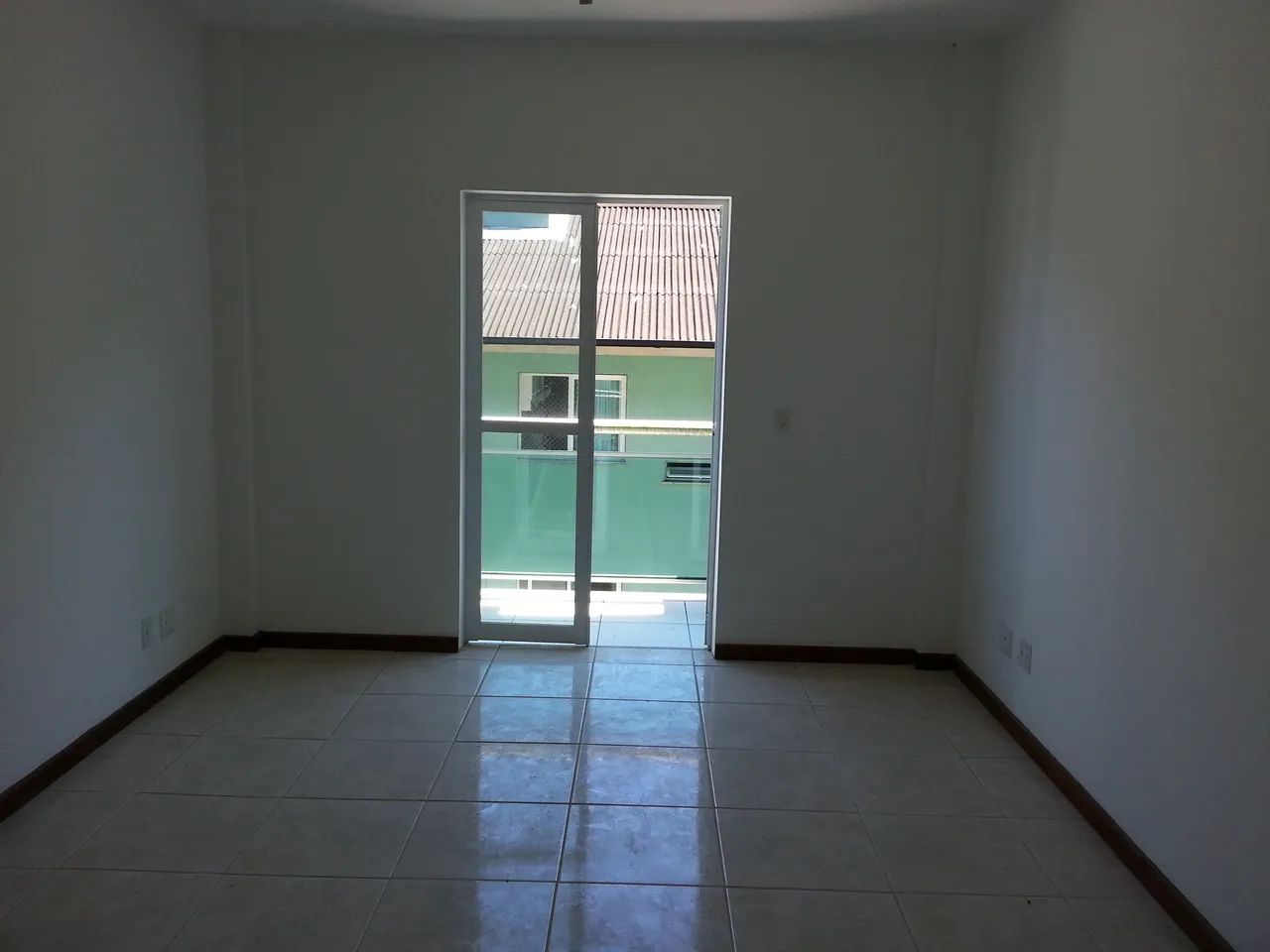 Apto início Morin, 5 minutos do Centro, ônibus na porta, excelente preço  - Petrópolis - R - Foto 4