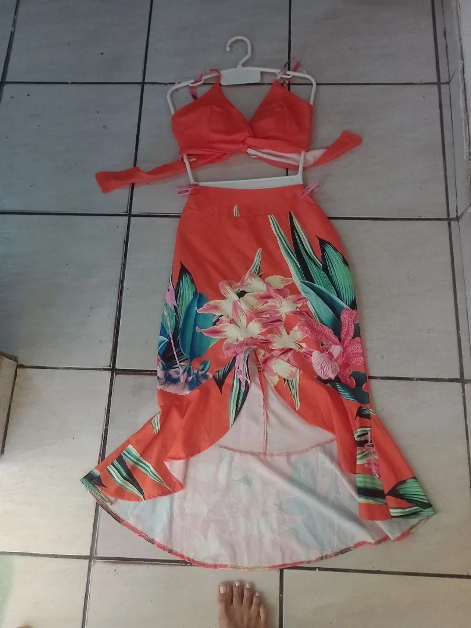 Conjunto Saia e Top Floral Laranja