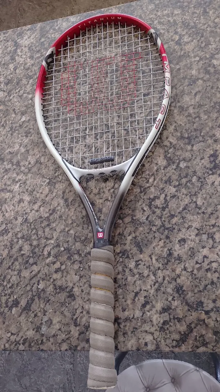 Raquete de Tênis Wilson Impact Titanium