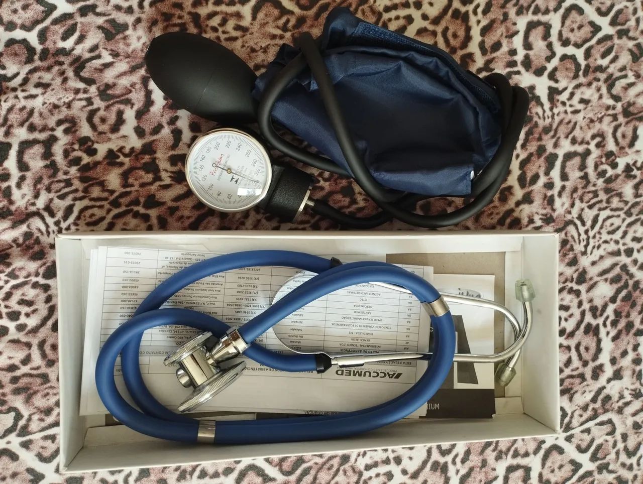 Estetoscópio e Esfigmomanômetro Aneróide Premium - Foto 2