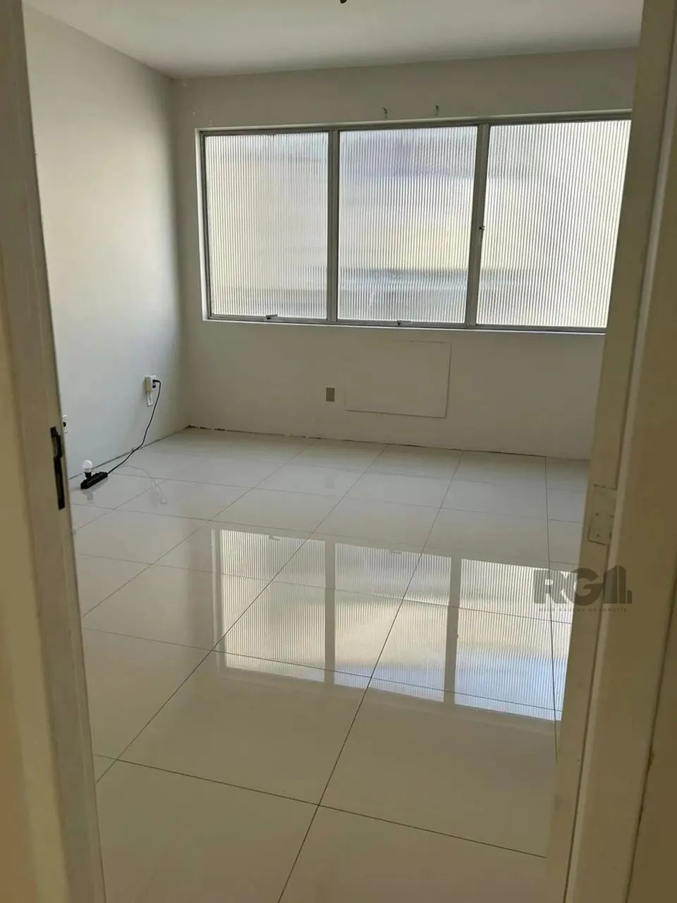 Excelente sala comercial à venda com 47,40m² no bairro Floresta . Elevador , Ótima localiz - Foto 2