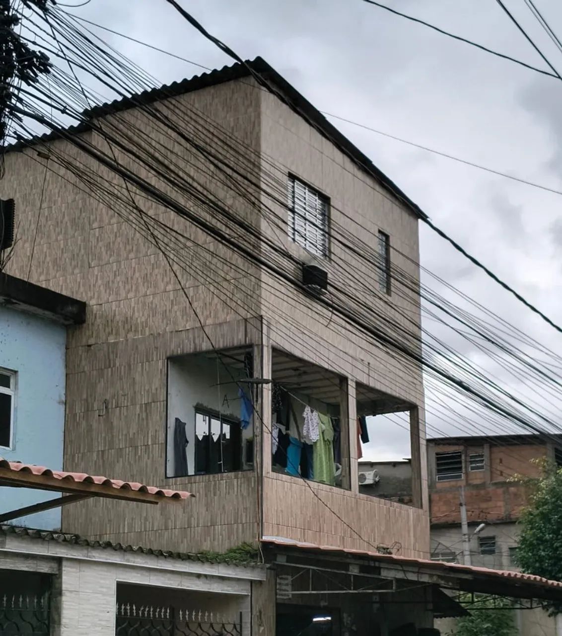 Sobrado alto Vila São José. 