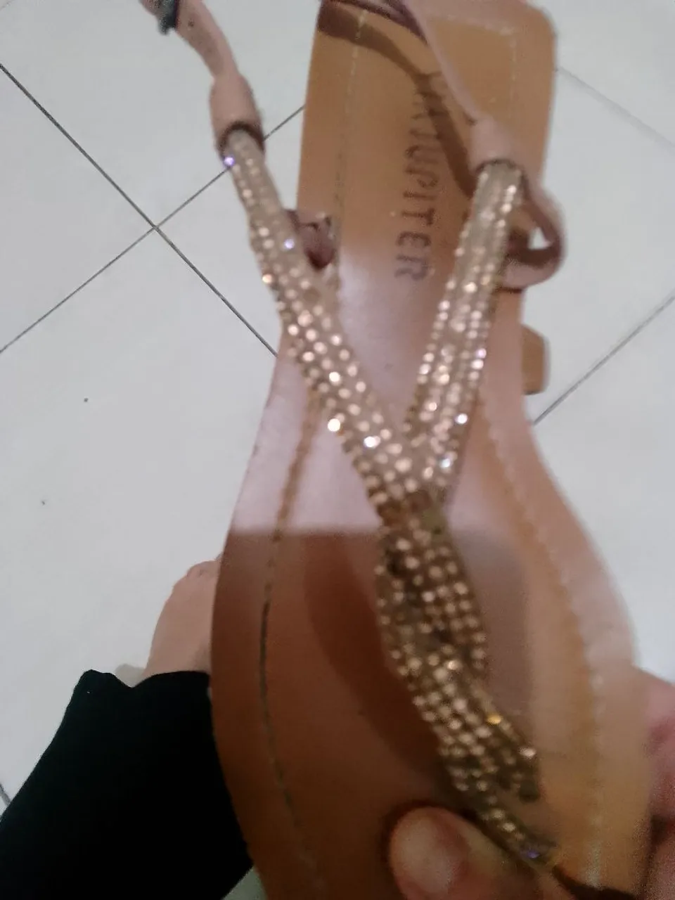 Sandália Rasteirinha Dourada com Strass