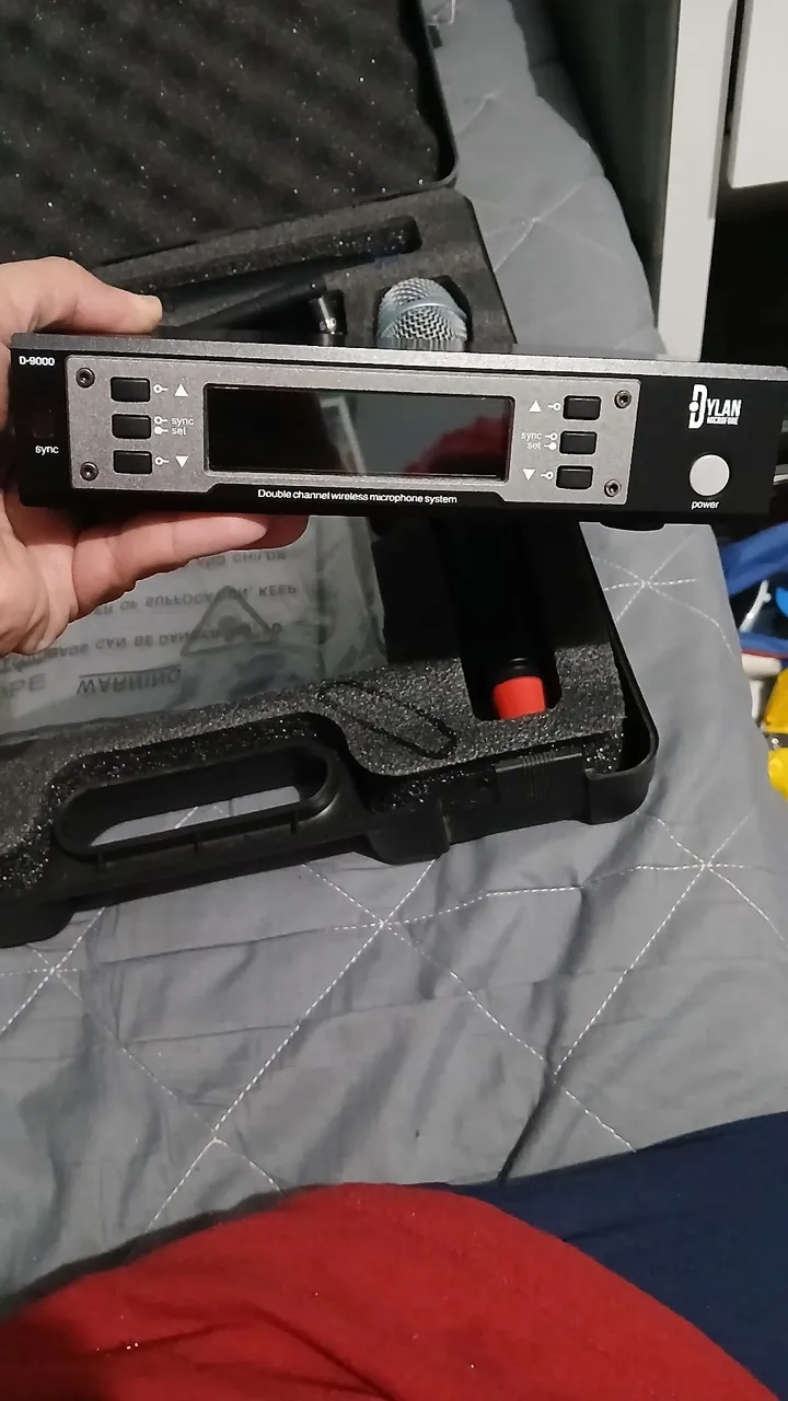 Microfone Sem Fio Duplo Dylan D-9000
