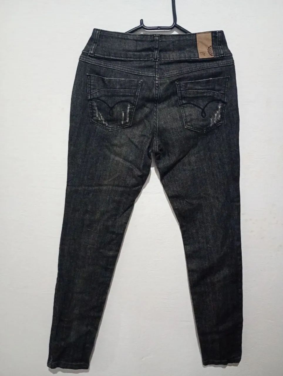 Calça Jeans Skinny Preta Destroyed - Foto 2