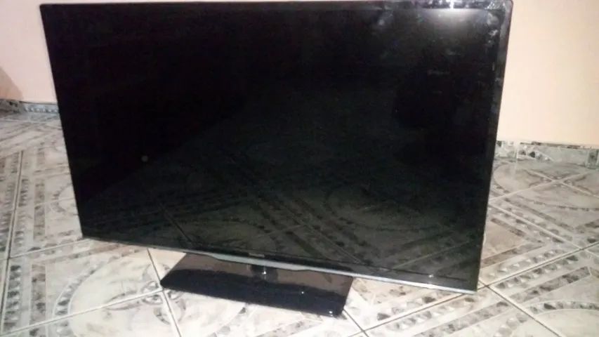 Tv Philips 3d Fhd 42pfl4908g/78 (com Defeito Na Tela) - Foto 3