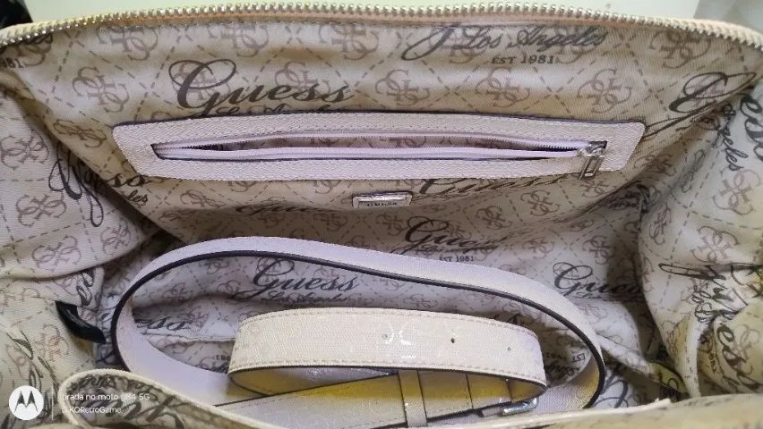 Bolsa de Mao Guess Flor - Foto 5